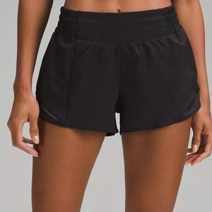 Lululemon Hotty Hot High-Rise Lined Short 2.5"